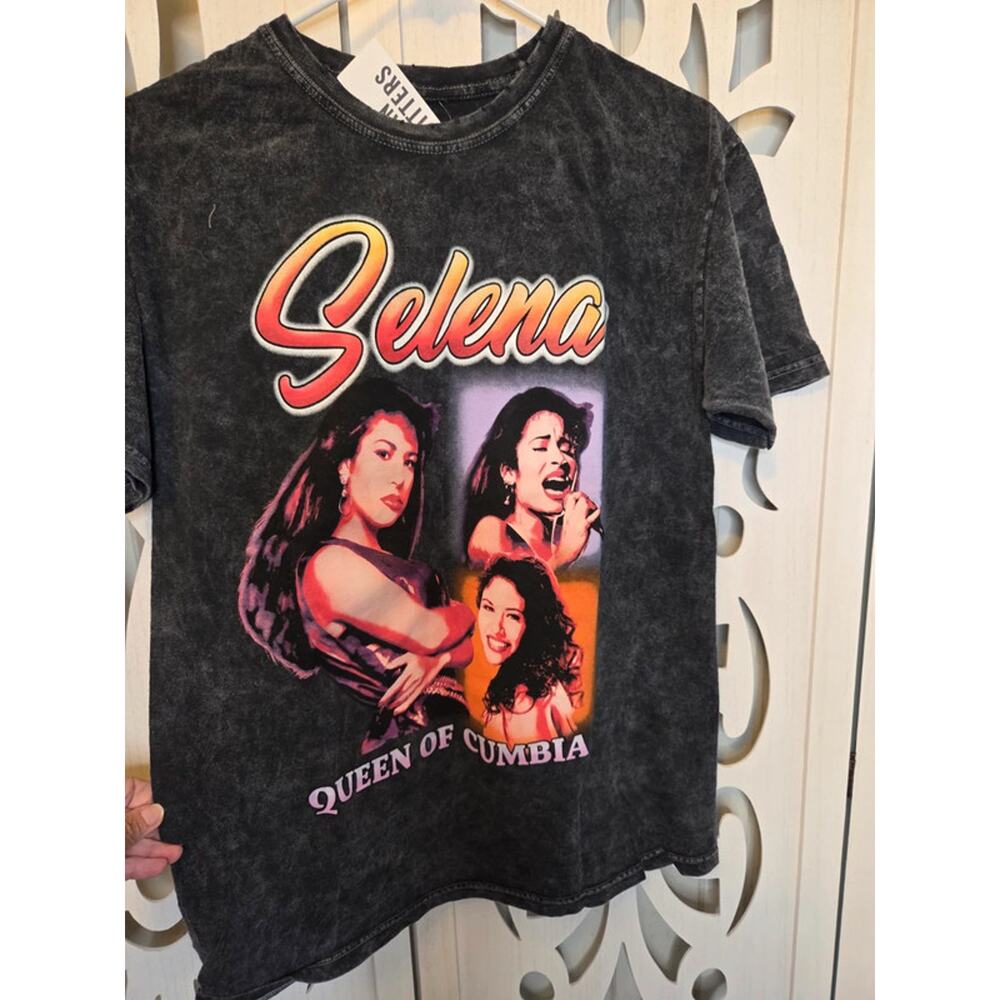 Selena Queen of Cumbia Graphic Tee NWT Urban Outfitters Black Acid Wash Small